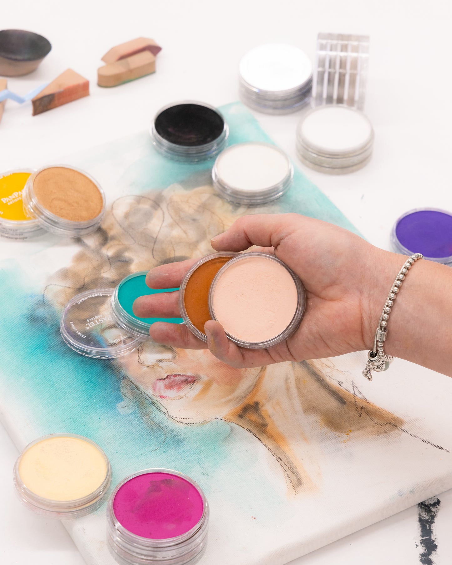 Les panpastels et les médiums à effets en technique mixte